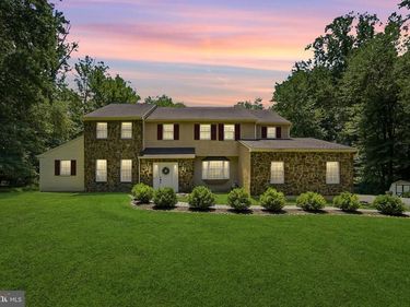 6 JOANNA DRIVE, MALVERN, PA 19355