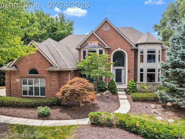 21778 Picadilly Circle, Novi, MI 48375