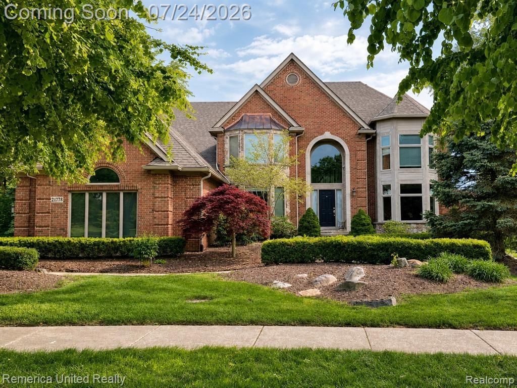 21778 Picadilly Circle, Novi, MI 48375 Main Photo