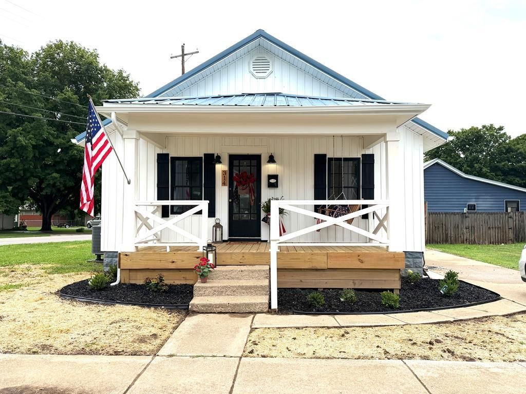 314 Maplewood Ave., Waverly, OH 45690 Main Photo