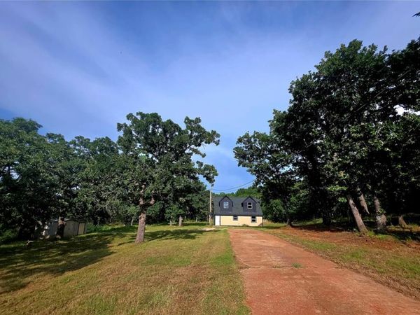 18120 Oakhill Drive, Newalla, OK 74857