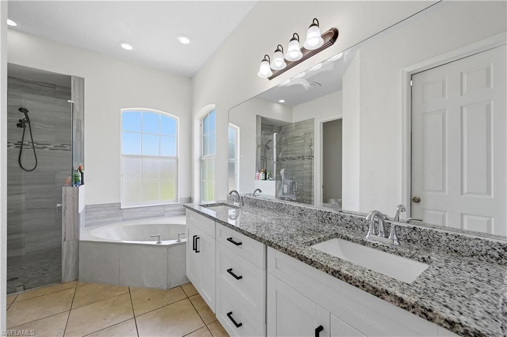 2930 35th Ave Ne, Naples, FL 34120 Photo
