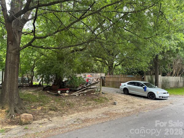 612 Friendship Drive , Matthews, NC 28105