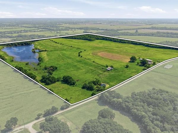 976 County Road 4070 , Ector, TX 75439