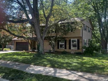 1821 VALLE VISTA Boulevard, Pekin, IL 61554