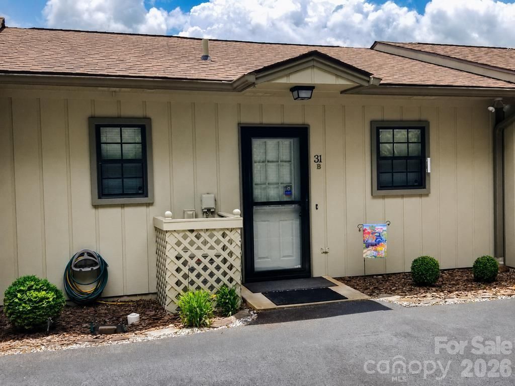 31 Mint Lake Court W, Unit B, Franklin, NC 28734 Main Photo