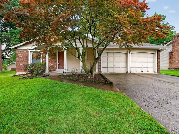 2485 Pheasant Run Drive , Maryland Heights, MO 63043