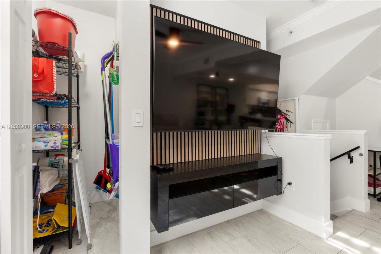 2991 NE 185th Steet , Unit 1706, Aventura, FL 33180 Photo