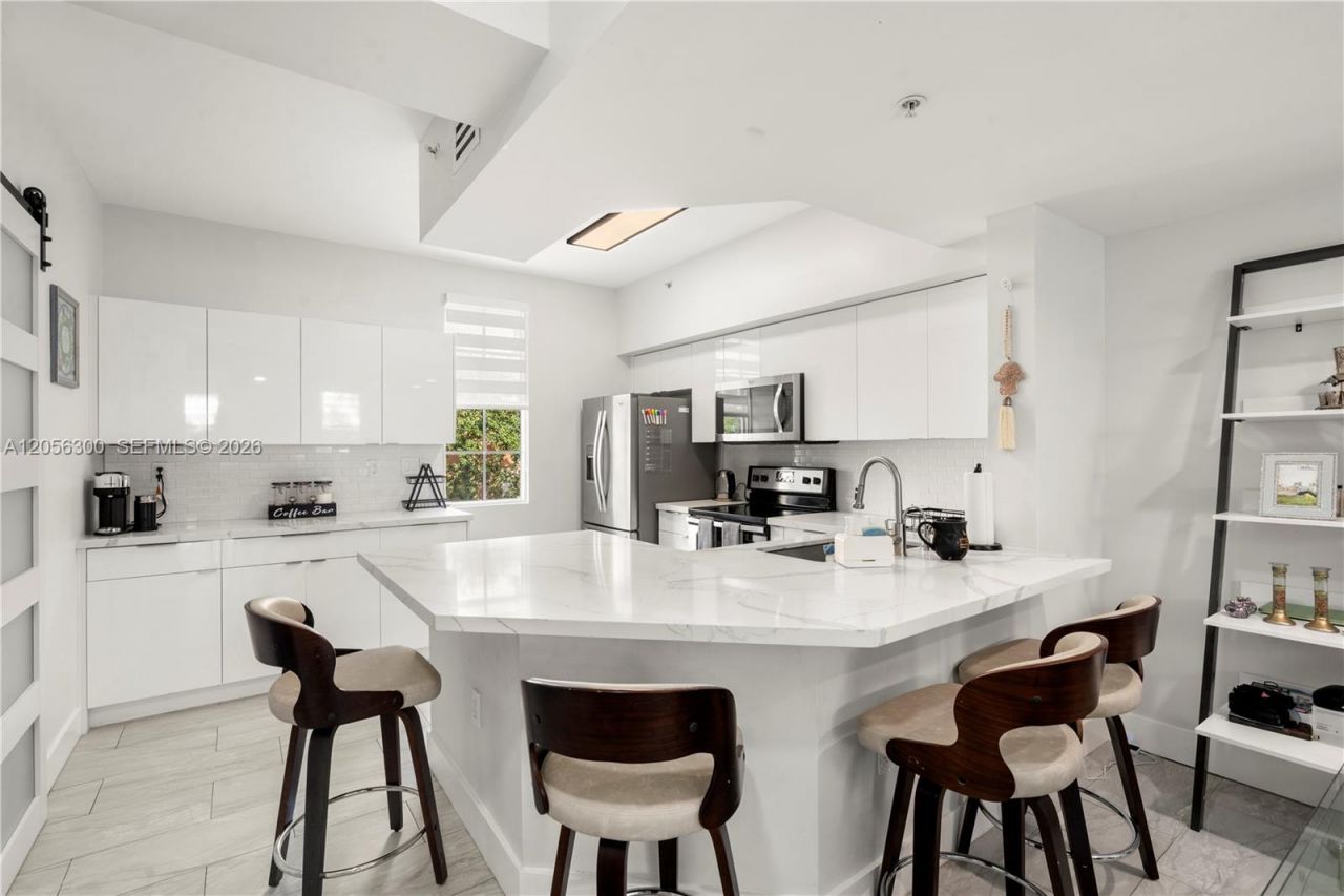 2991 NE 185th Steet , Unit 1706, Aventura, FL 33180 Photo