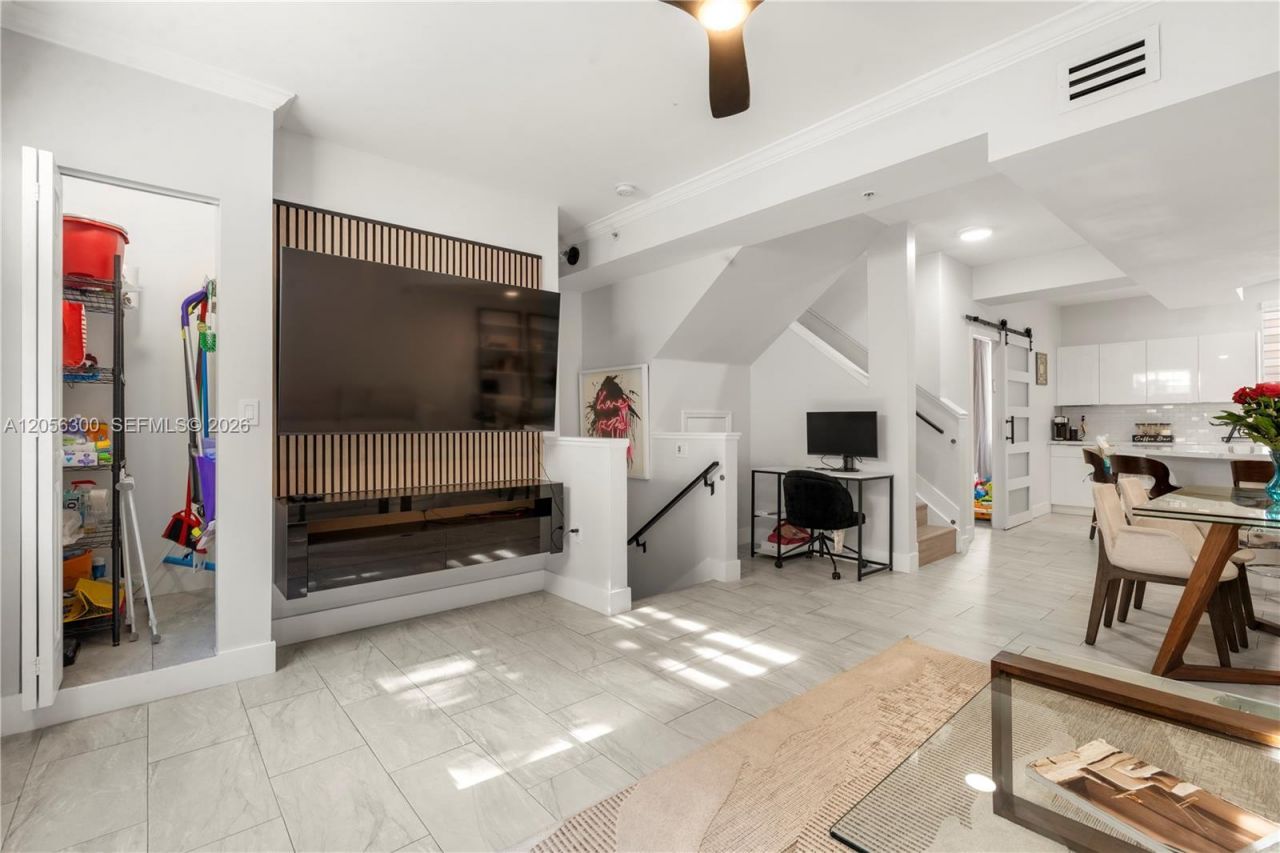 2991 NE 185th Steet , Unit 1706, Aventura, FL 33180 Photo