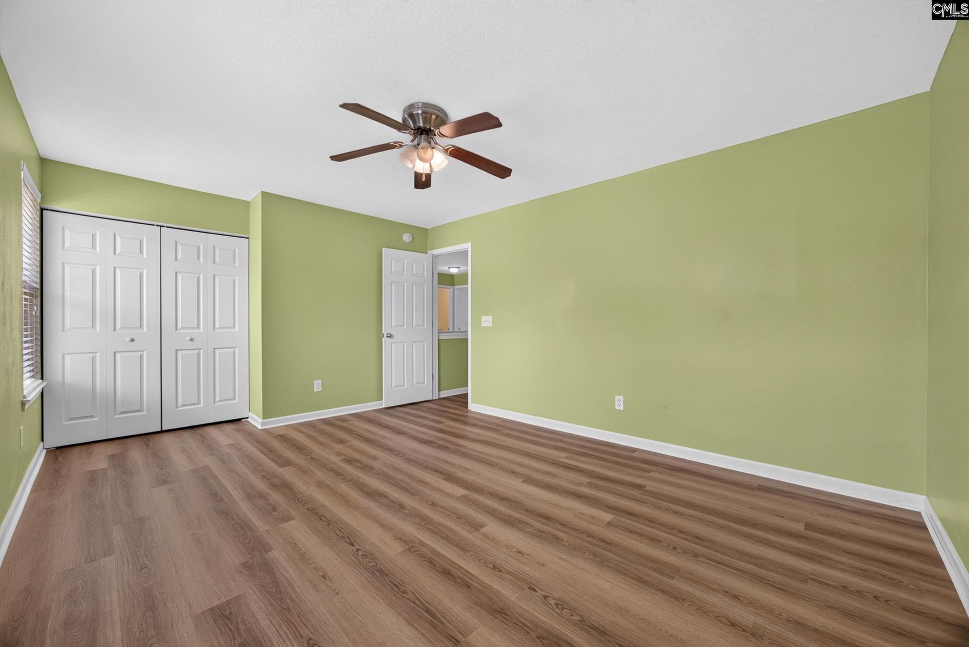 135 Hammock Drive Photo 26