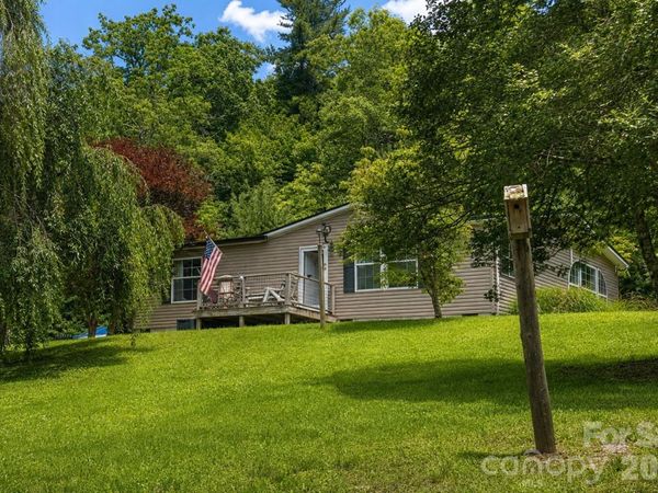 192 Lady Bug Lane, Penrose, NC 28766