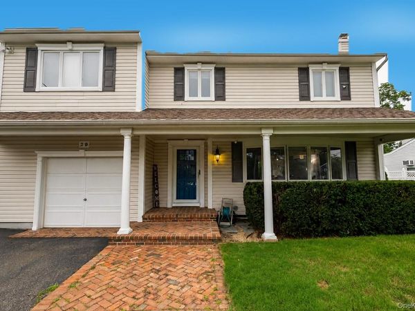 29 Sandy Hollow Drive, Smithtown, NY 11787