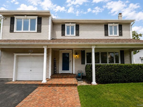 29 Sandy Hollow Drive, Smithtown, NY 11787
