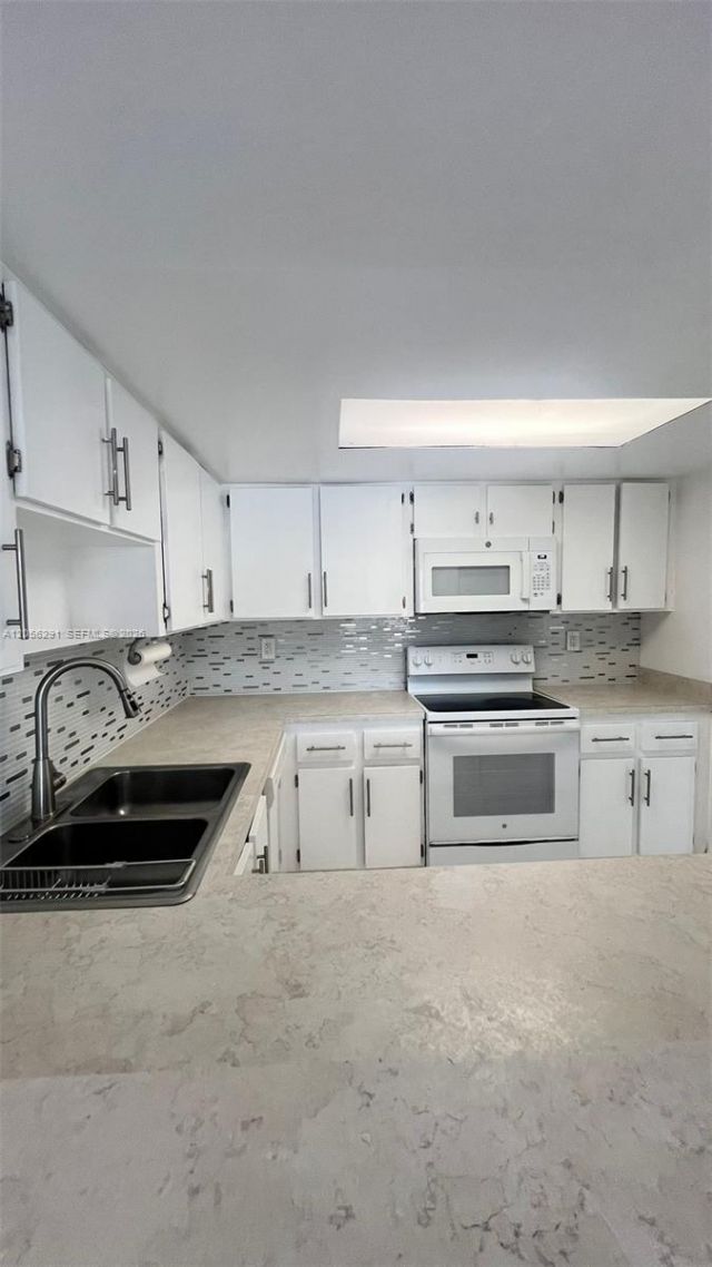 7010 NW 186th St, Unit 5-303, Hialeah, FL 33015 Photo