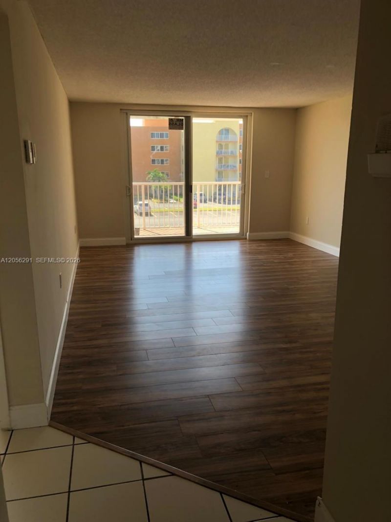 7010 NW 186th St , Unit 5-303, Hialeah, FL 33015 Photo