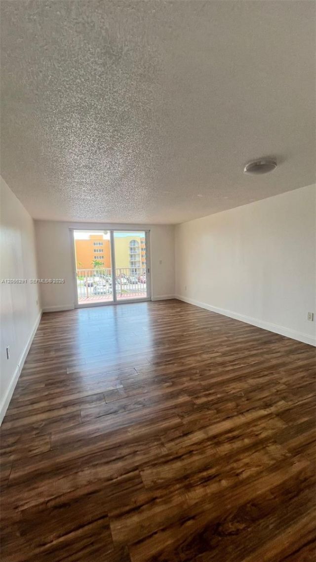 7010 NW 186th St, Unit 5-303, Hialeah, FL 33015 Photo
