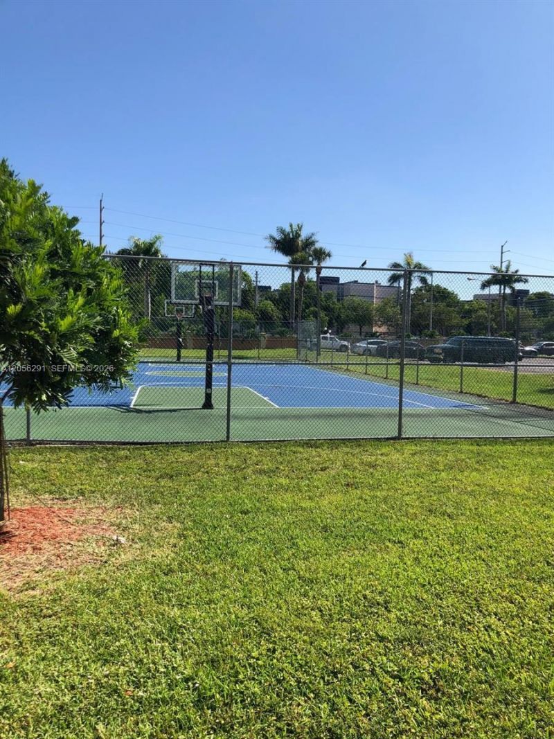 7010 NW 186th St , Unit 5-303, Hialeah, FL 33015 Photo
