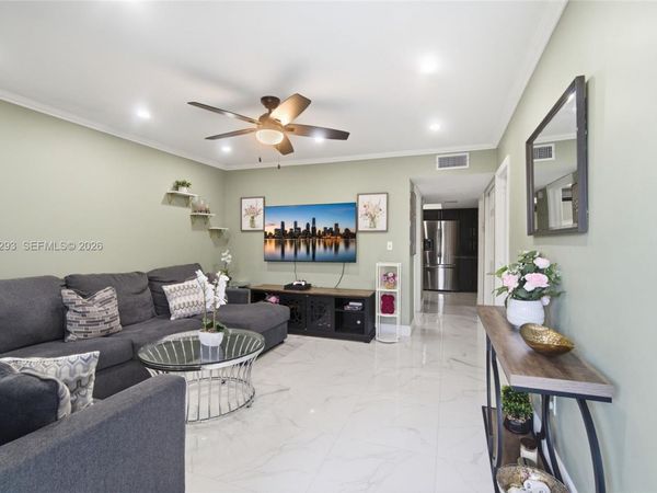 5460 SW 36th St , West Park, FL 33023
