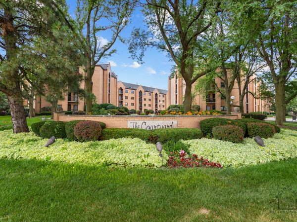 7410 W Lawrence Avenue , Unit 421, Harwood Heights, IL 60706