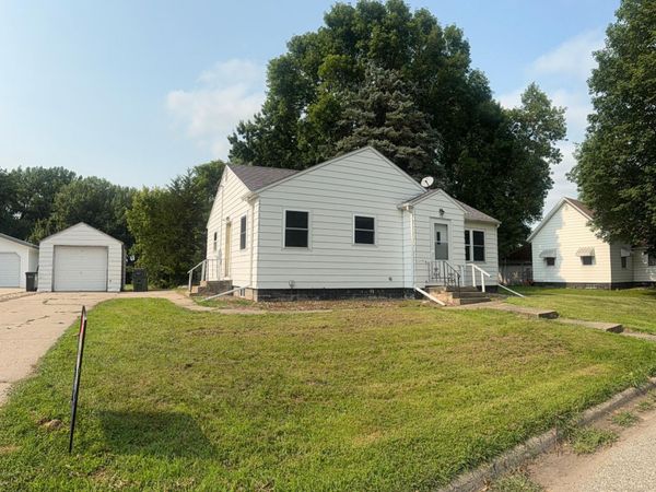 318 5th Avenue NE, Clara City, MN 56222