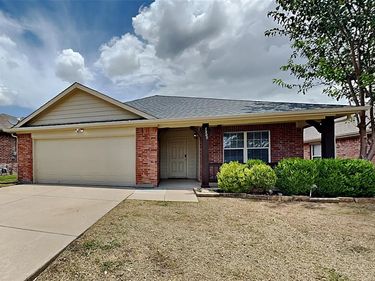 5800 Blue Ribbon Road, Fort Worth, TX 76179