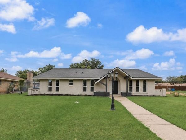 3914 Shady Hollow Lane, Dallas, TX 75233