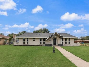 3914 Shady Hollow Lane, Dallas, TX 75233