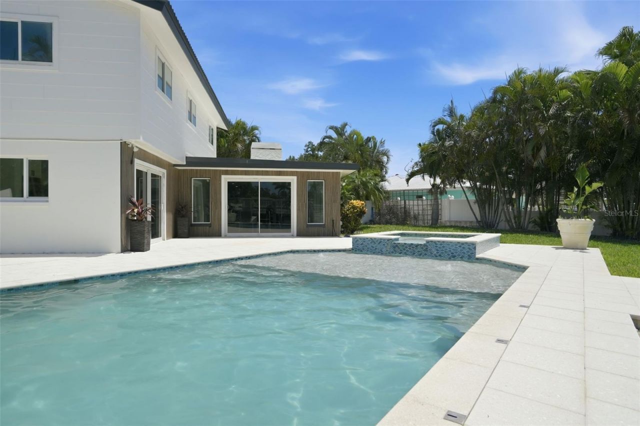 5101 Dover Street Ne, Saint Petersburg, FL 33703 Photo