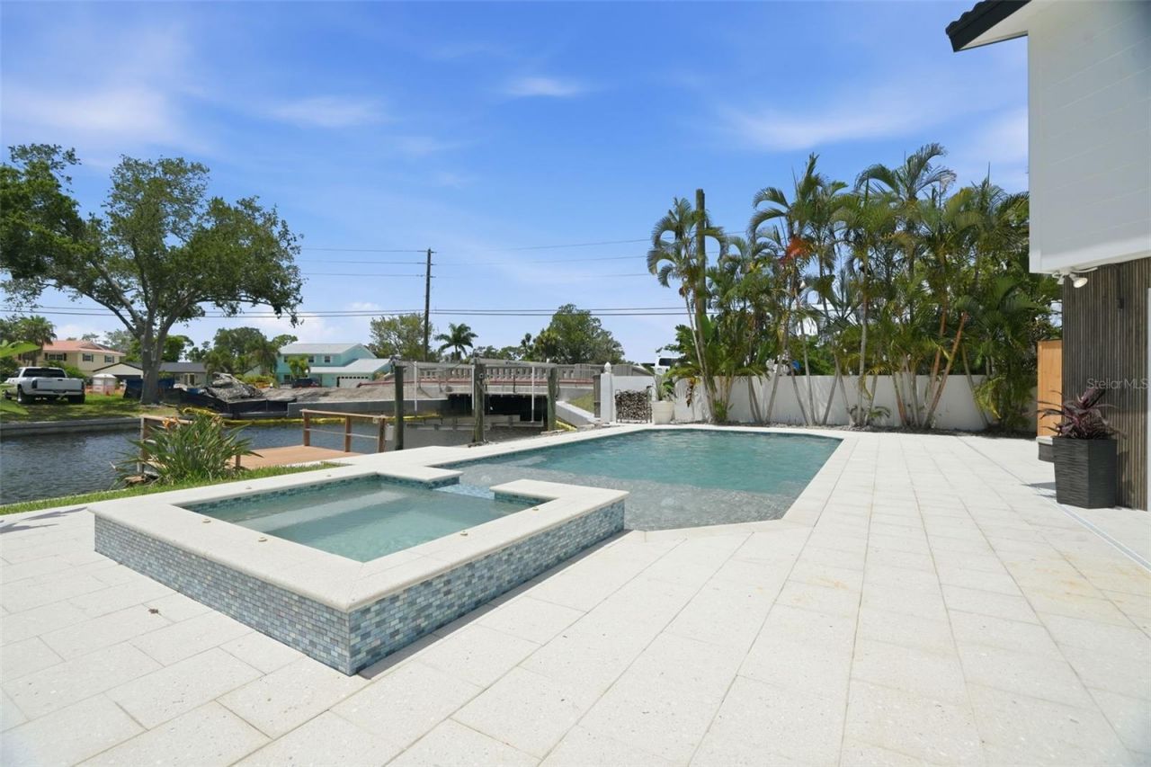 5101 Dover Street Ne, Saint Petersburg, FL 33703 Photo