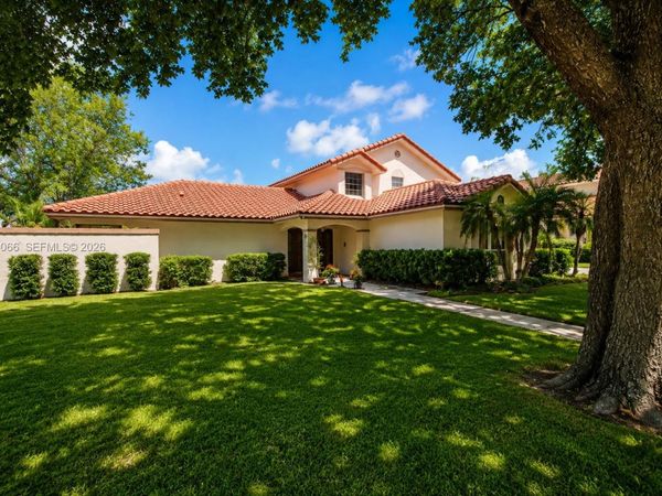 1855 SW 101st Ave , Davie, FL 33324