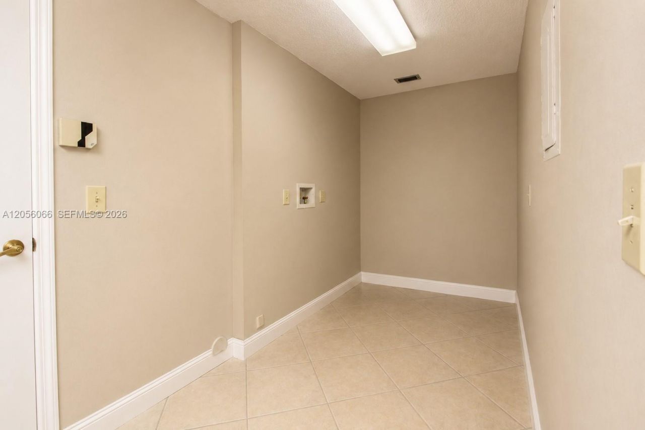 1855 SW 101st Ave , Davie, FL 33324 Photo