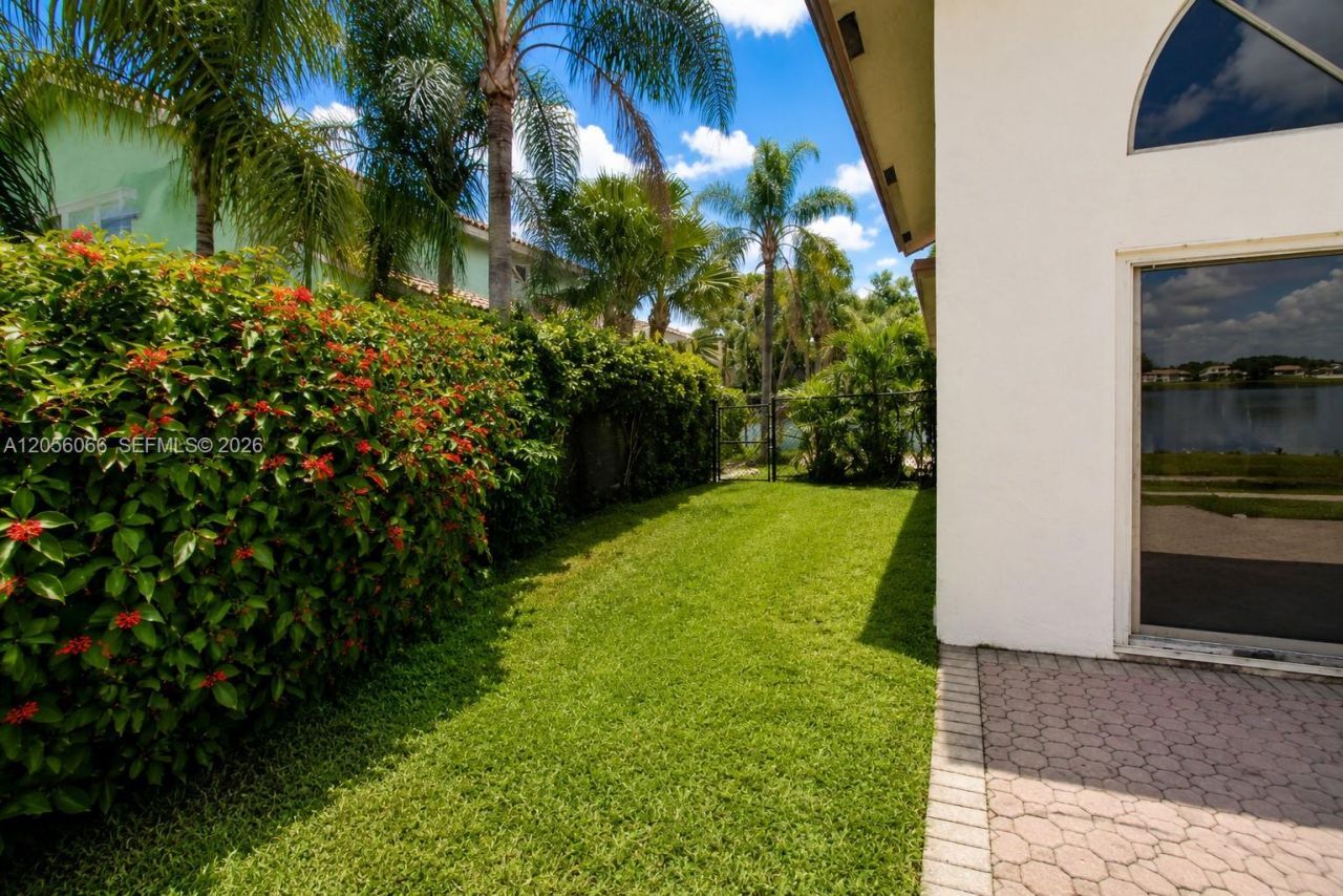 1855 SW 101st Ave , Davie, FL 33324 Photo