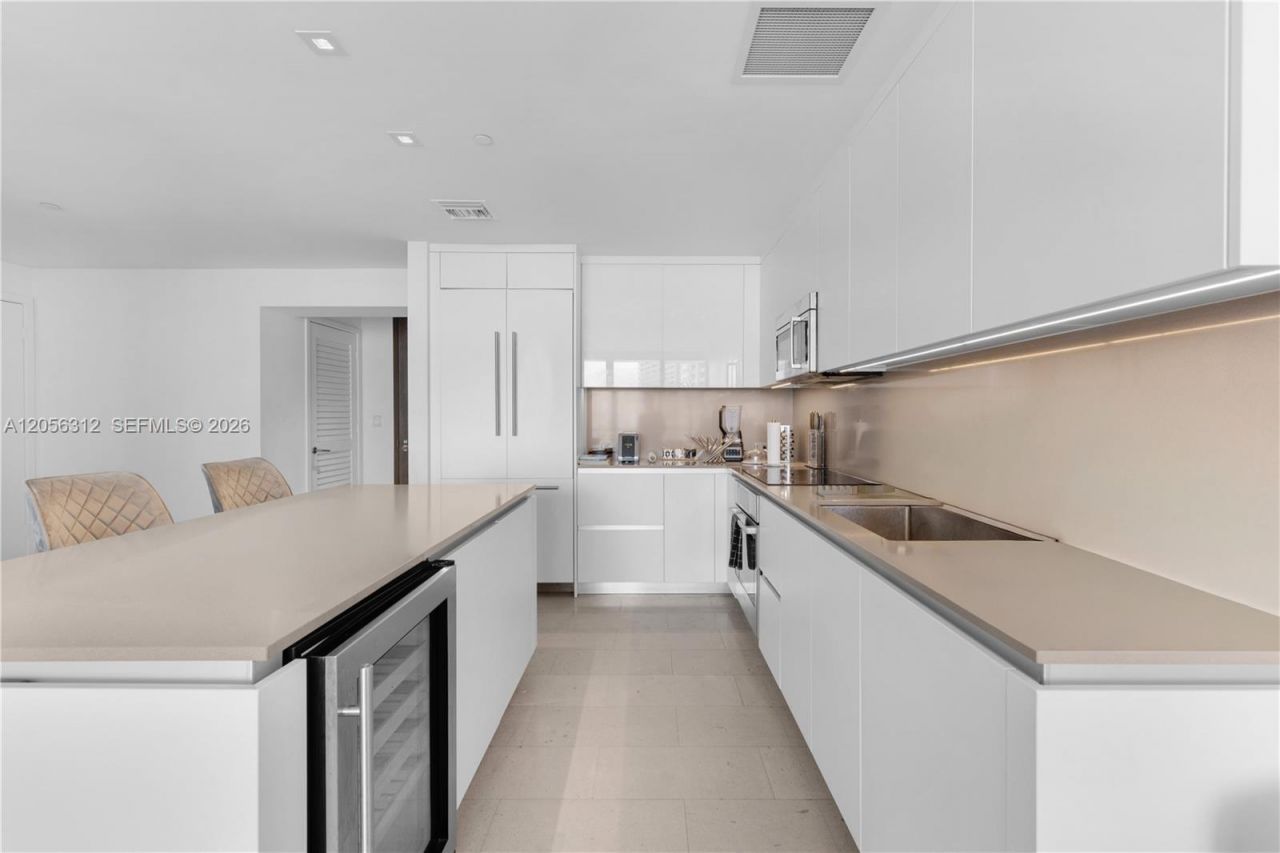 68 SE 6th St , Unit 1907, Miami, FL 33131 Photo