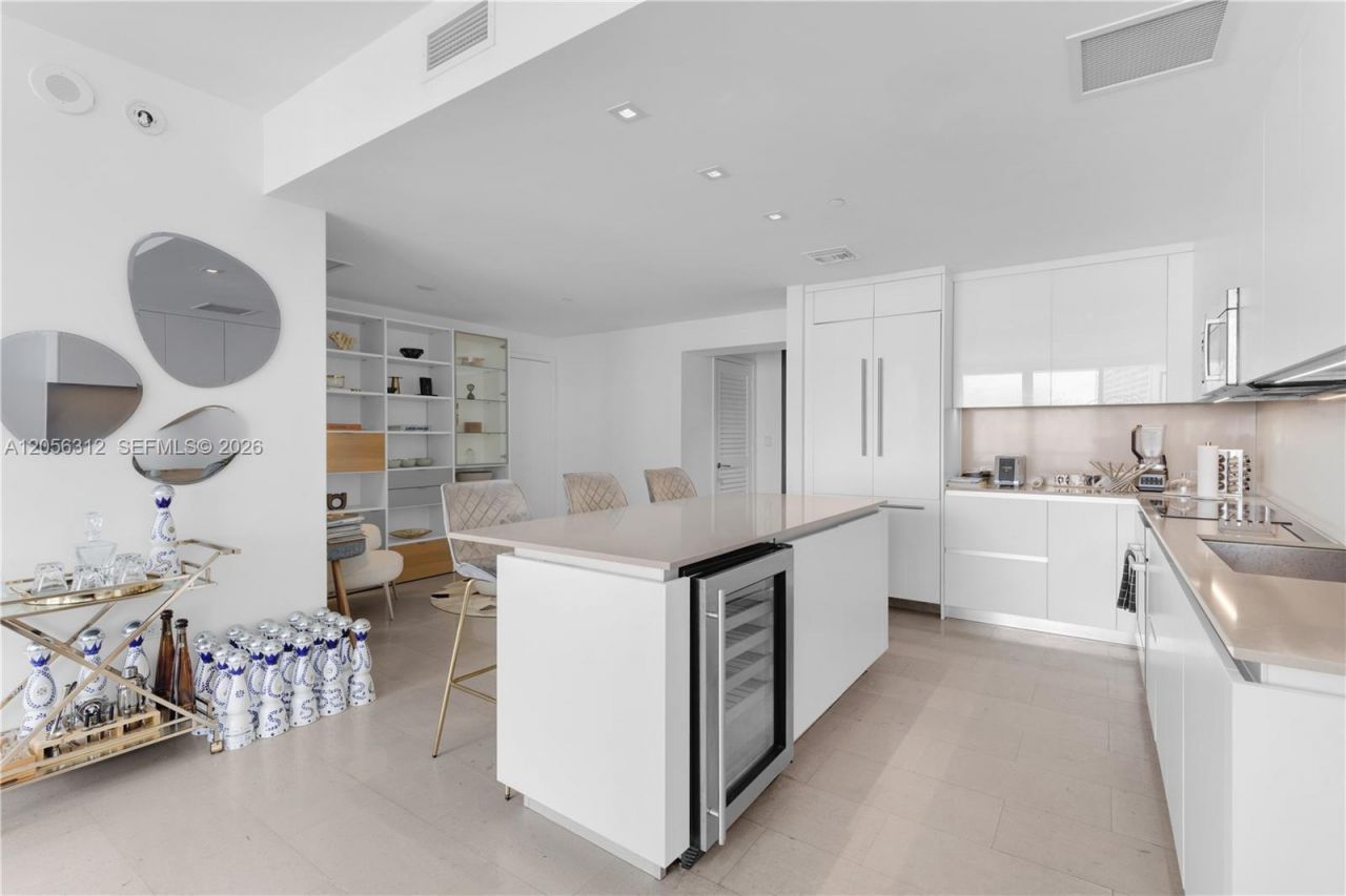 68 SE 6th St , Unit 1907, Miami, FL 33131 Photo