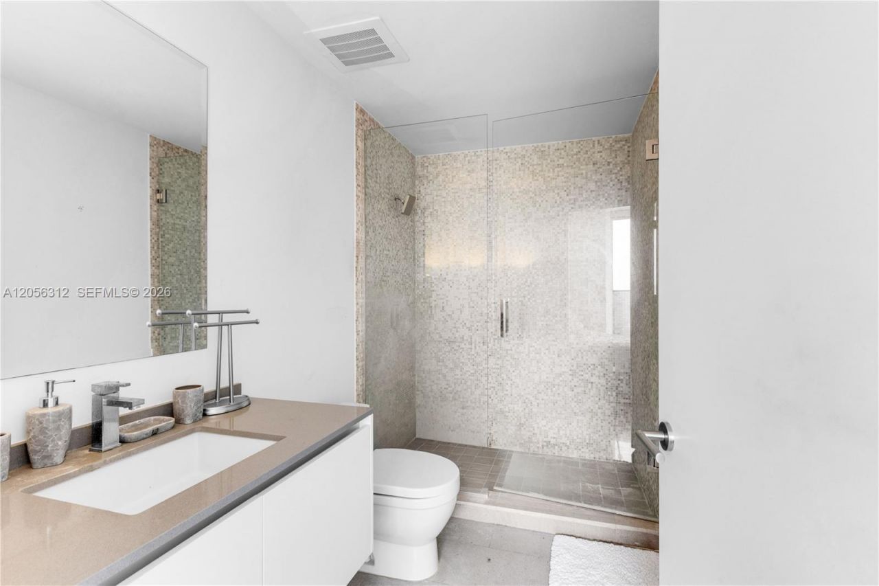 68 SE 6th St , Unit 1907, Miami, FL 33131 Photo