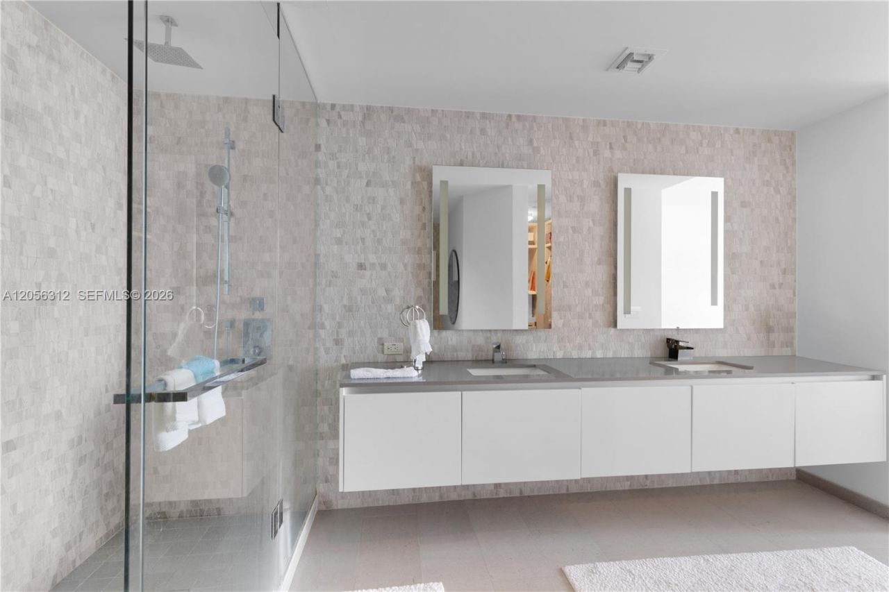 68 SE 6th St , Unit 1907, Miami, FL 33131 Photo