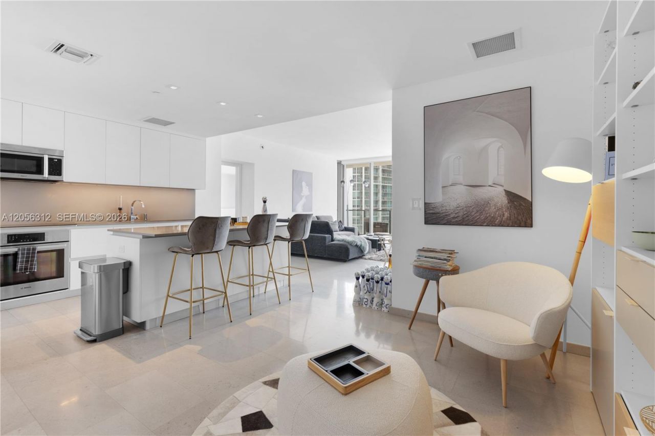 68 SE 6th St , Unit 1907, Miami, FL 33131 Photo