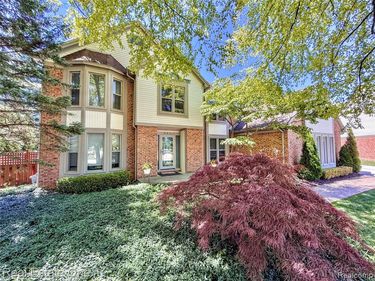 863 Superior Drive, Troy, MI 48084