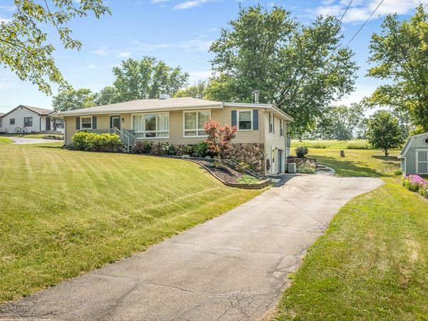 3680 Grove Road , Pecatonica, IL 61063