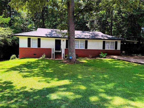 105 Dogwood Drive , LaGrange, GA 30241