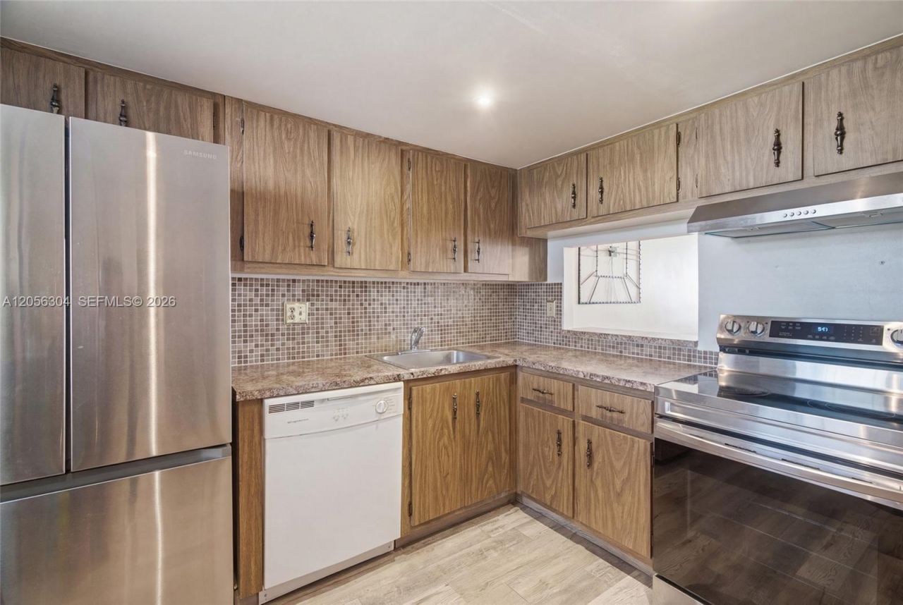 3090 Holiday Springs Blvd , Unit 204, Margate, FL 33063 Photo