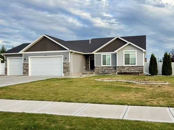 5138 Brylee Way, IONA, ID 83427