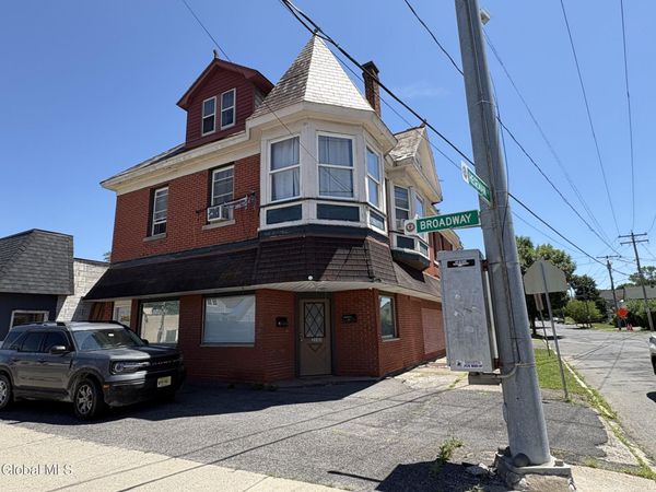 2040 Broadway, Schenectady, NY 12306