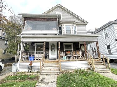220 W Yates Street , East Syracuse, NY 13057