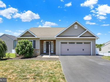 143 SPRING MEADOWS ROAD, MANCHESTER, PA 17345