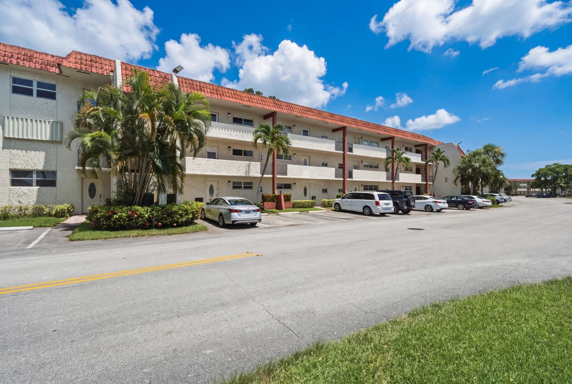 9200 N Hollybrook Lake Drive, Unit 310, Pembroke Pines, FL 33025 Photo