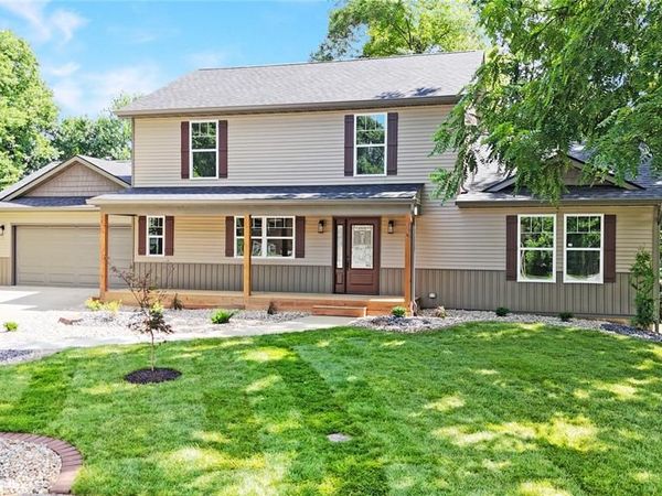 609 Johnny Drive, Maryville, IL 62062