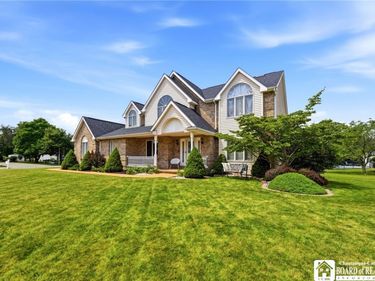 30 Ashwood Lane , Orchard Park, NY 14127