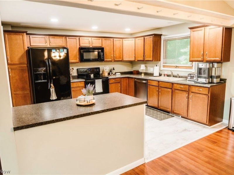 894 Green Drive, Coshocton, OH 43812 Photo 6